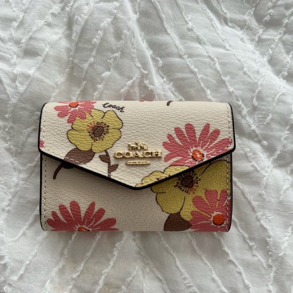Coach - Flap Card Case With Floral Cluster Print